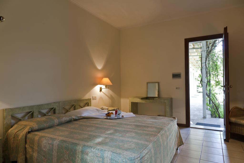 Hotel La Conchiglia Fregenae Exterior photo
